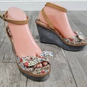 Miss Albright Anthropologie Floral Ani Wedge Denim Platform & Peeptoe Sandals 6